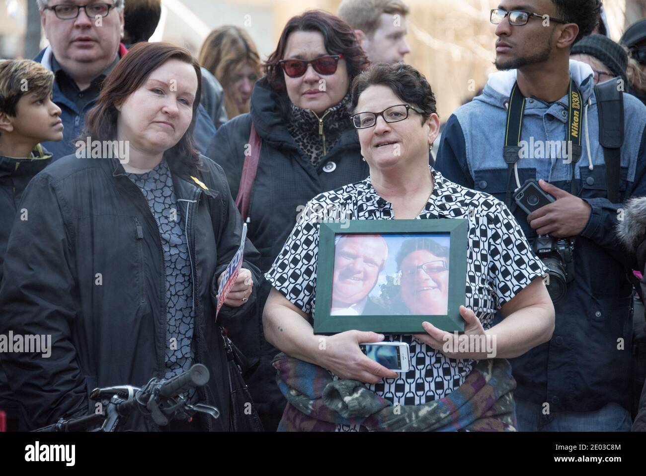 Grand public participant aux funérailles de Rob Ford, Toronto, Canada-mars 2016 Banque D'Images