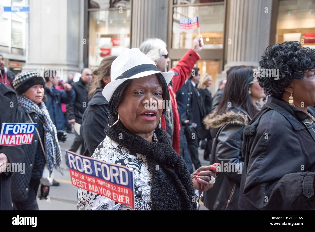 Grand public participant aux funérailles de Rob Ford, Toronto, Canada-mars 2016 Banque D'Images