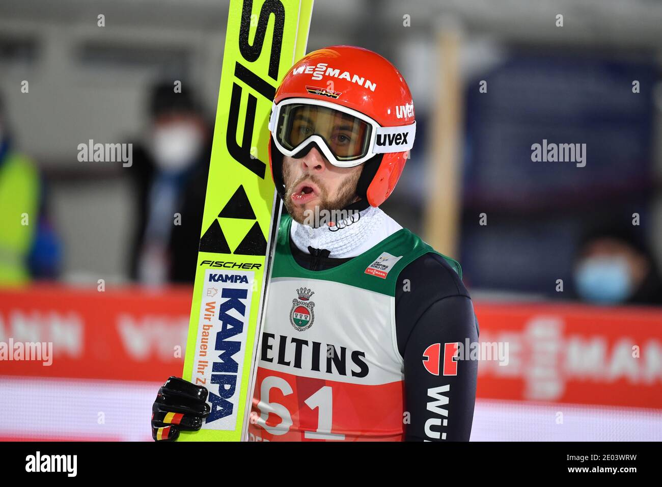 Markus EISENBICHLER (GER), après son premier saut dans la colline de saut à ski, déception, frustré, déçu, frustré, abattu, action, image unique, coupe simple motif, demi-figure, demi-figure. Saut à ski, 69e tournoi international de quatre collines 2020/21. Ouverture du concours à Oberstdorf, AUDI ARENA, le 29 décembre 2020. | utilisation dans le monde entier Banque D'Images