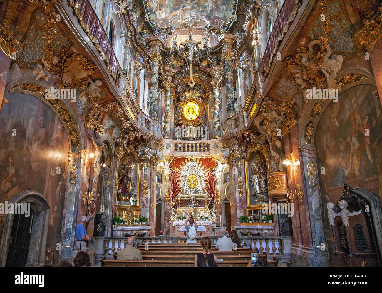 Saint Johann Nepomuk, plus connu sous le nom d'église Asam (Asamkirche en allemand), est une église baroque de Munich, dans le sud de l'Allemagne, construite de 1733 à 1746 par Banque D'Images