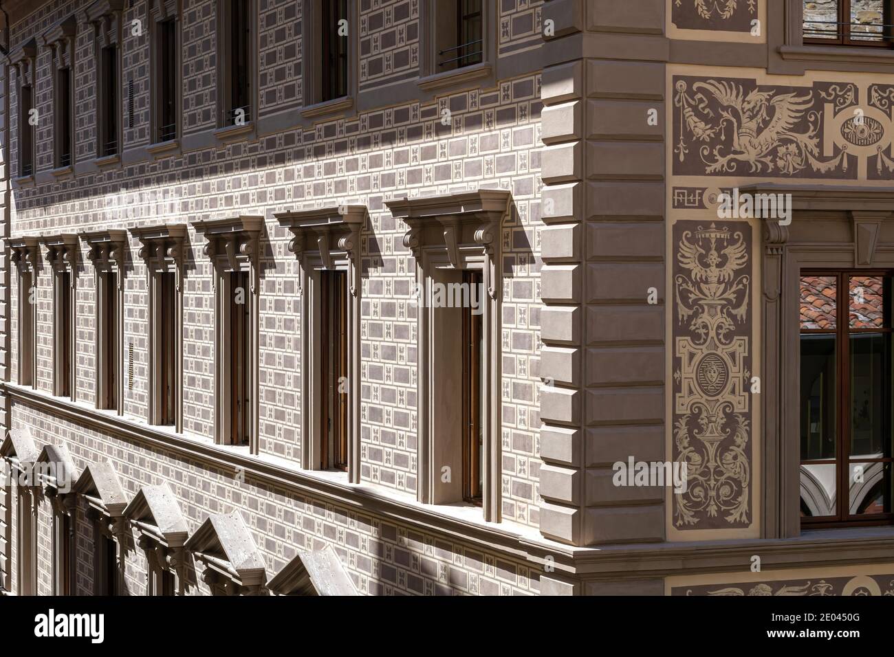 Façade décorée du Palais Degli Angeli du XIXe siècle sur la via Calimala, Florence, Italie Banque D'Images