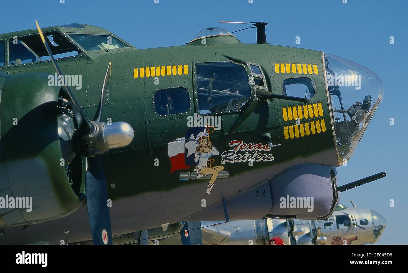 Décoration et art folklorique personnalisé peint sur un avion de combat militaire Banque D'Images