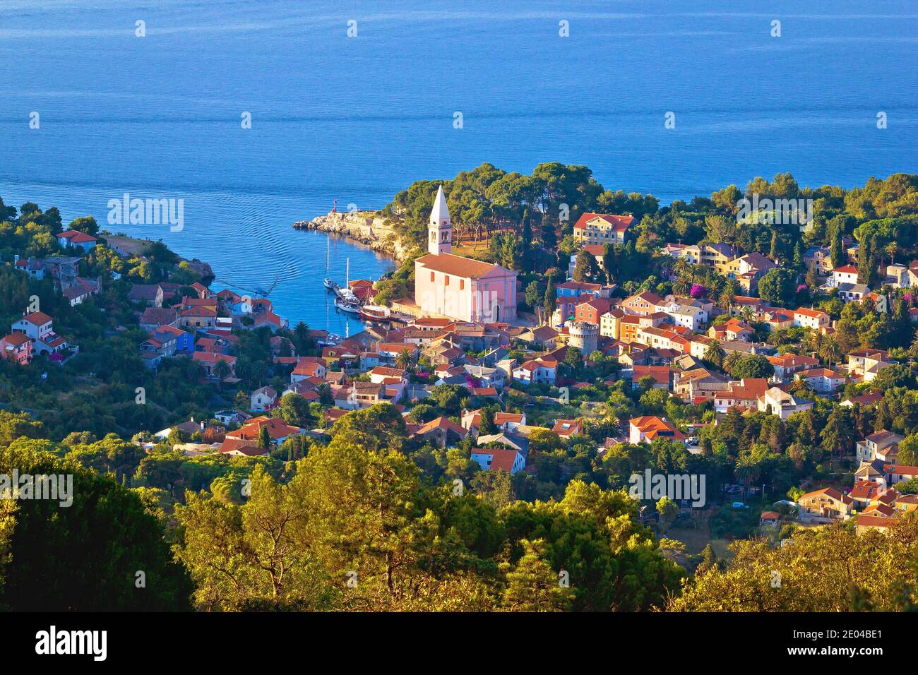 Ville de Veli Losinj vue panoramique aérienne, île de Losinj, Croatie Banque D'Images