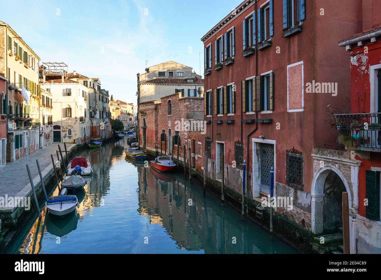 Canal Rio della Sensa et Fondamenta de la Sensa dans la sestiere de Cannaregio, Venise, Italie Banque D'Images