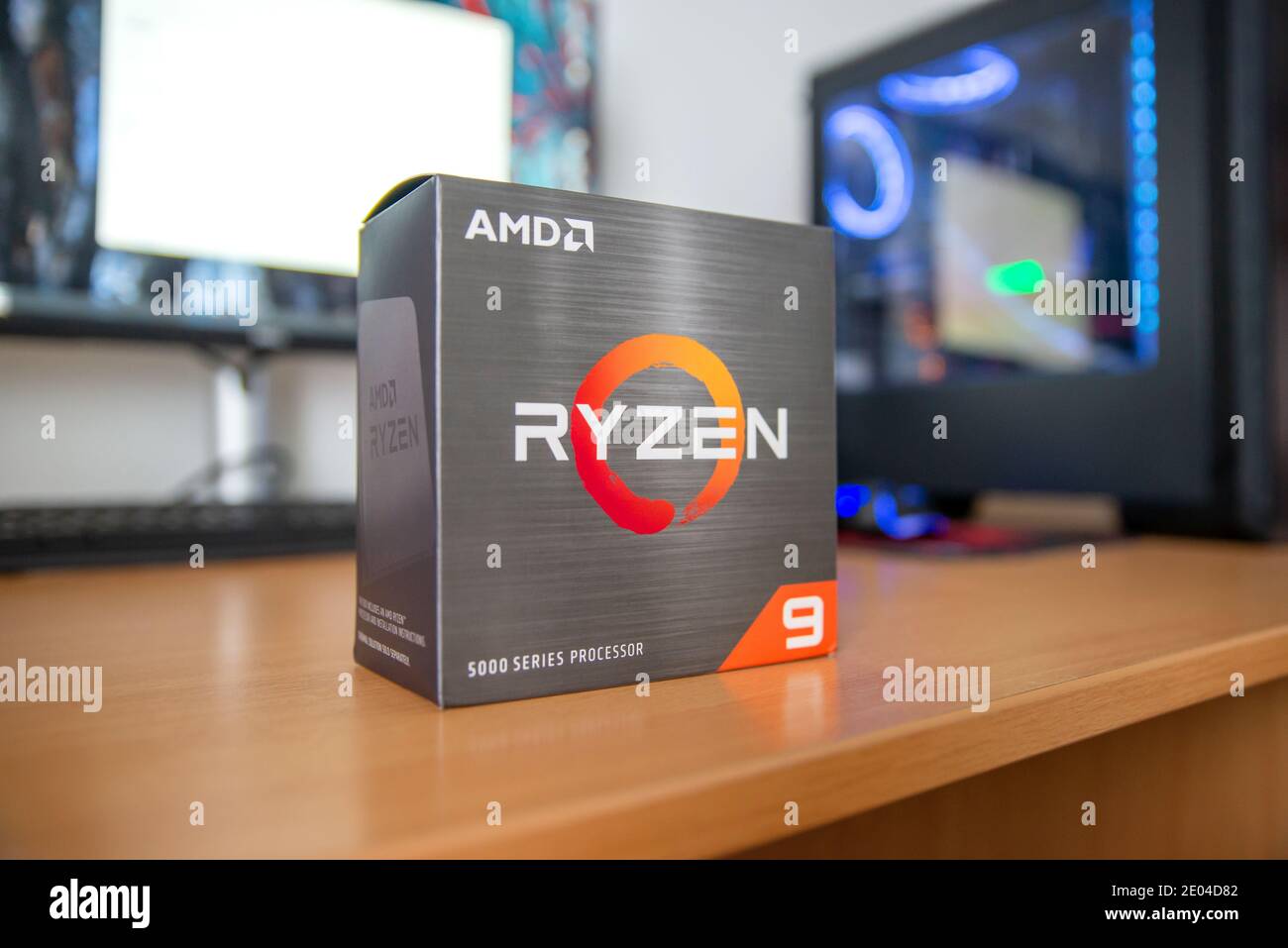 Sarajevo, Bosnie-Herzégovine - 29 décembre 2020: Nouveau Zen 3 AMD Ryzen 9 5900x boîte de processeur sur table Banque D'Images