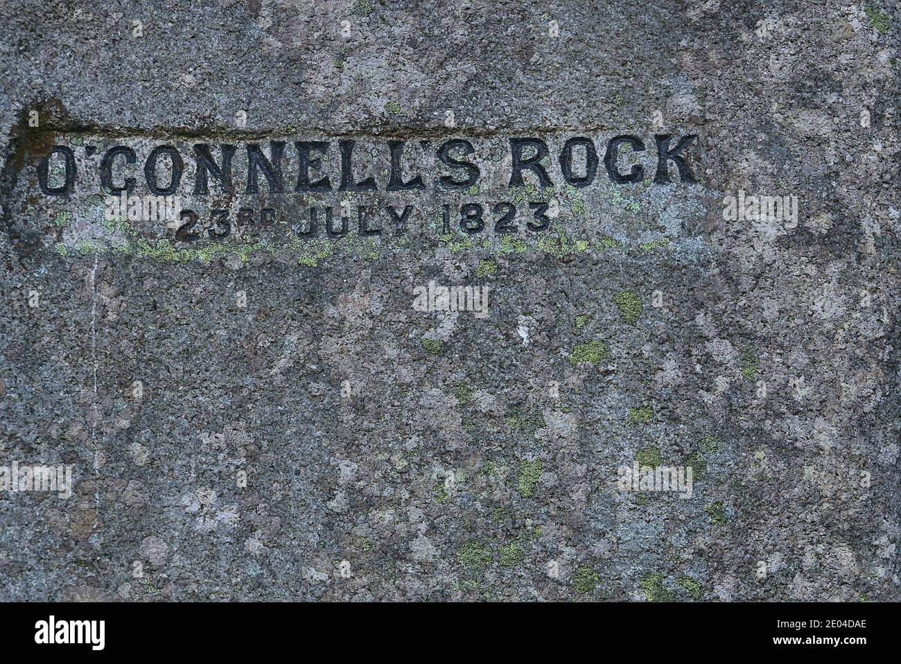 Co. Dublin, Irlande - 21 novembre 2020 : vue rapprochée de O'Connell's Rock le long de Cruagh Road près de Tibradden Mountain. Inscription archéologique Banque D'Images