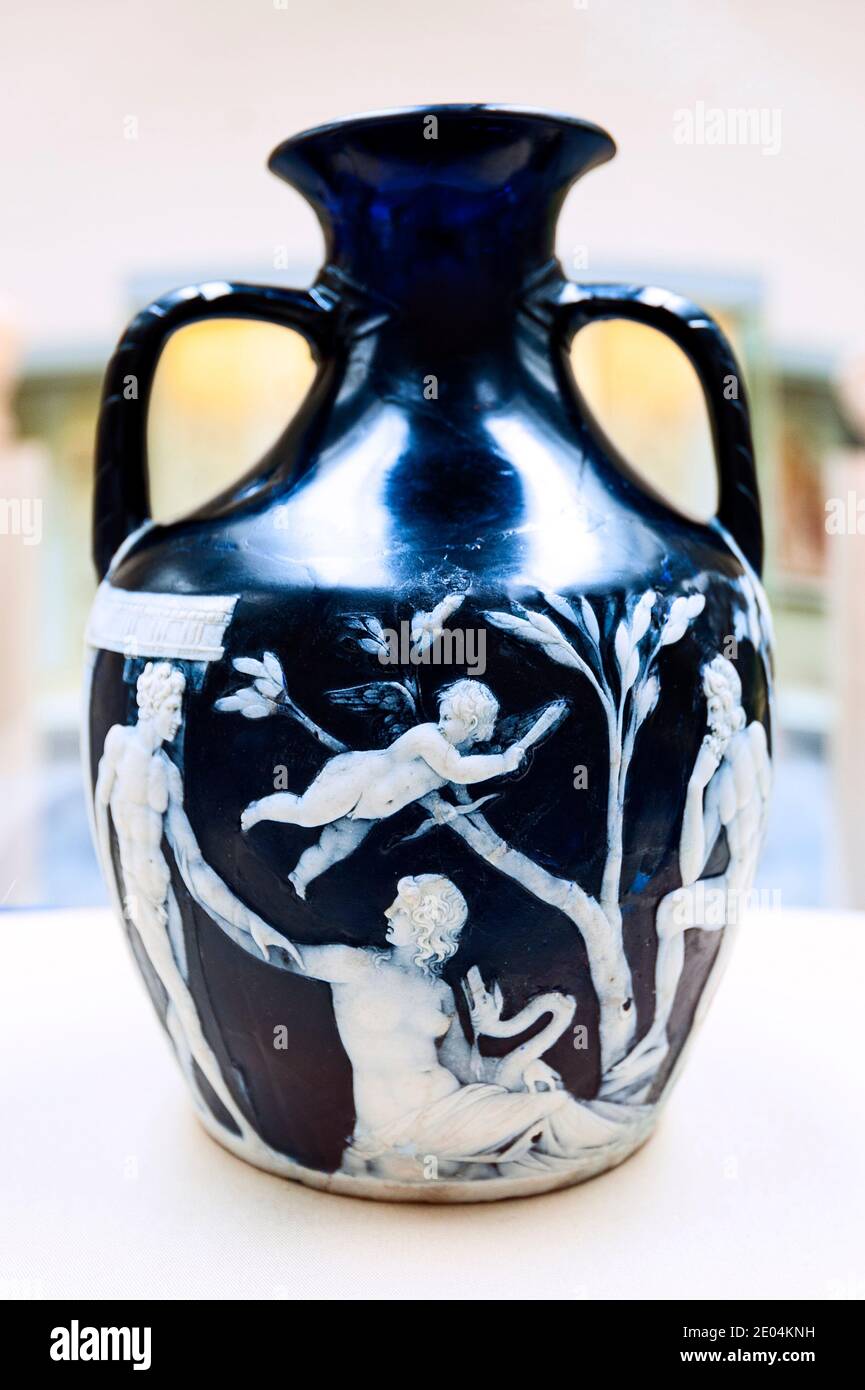 Le vase de Portland, Roman Cameo Glass, le British Museum, Londres, Angleterre. Banque D'Images