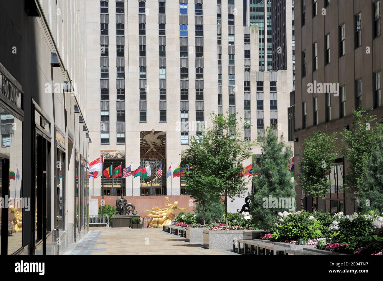 Rockefeller Center, Channel Gardens, 5th Avenue, Midtown, Manhattan, New York City, États-Unis Banque D'Images