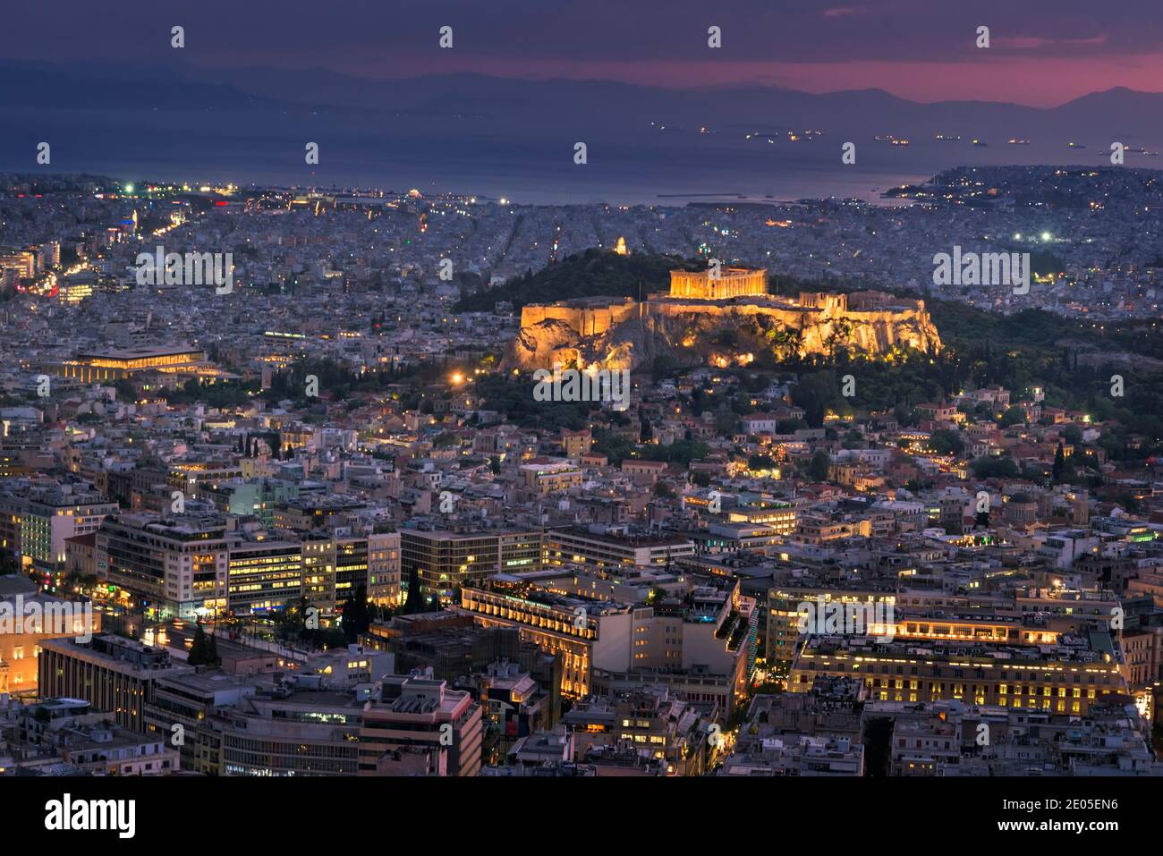 Vue de la ville de Athens Lycabettus montage forme, Athènes, Grèce Banque D'Images