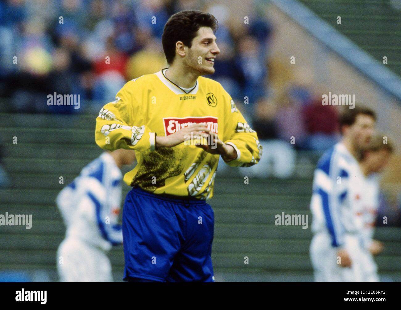 Firo football: Archive photos saison 1993/1994 1er Bundesliga: 19.03.1994. 26.matchday FC Schalke 04 - KARLSRUHER SC, KSC 2: 0 Slaven Bilic, KSC | utilisation dans le monde entier Banque D'Images