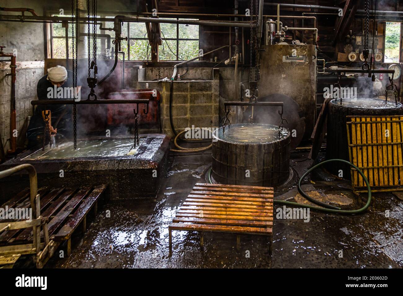 Yasuhisa Serizawa dans Nishiizu-Cho la fabrication Katsuobushi, Shizuoka, Japon Banque D'Images