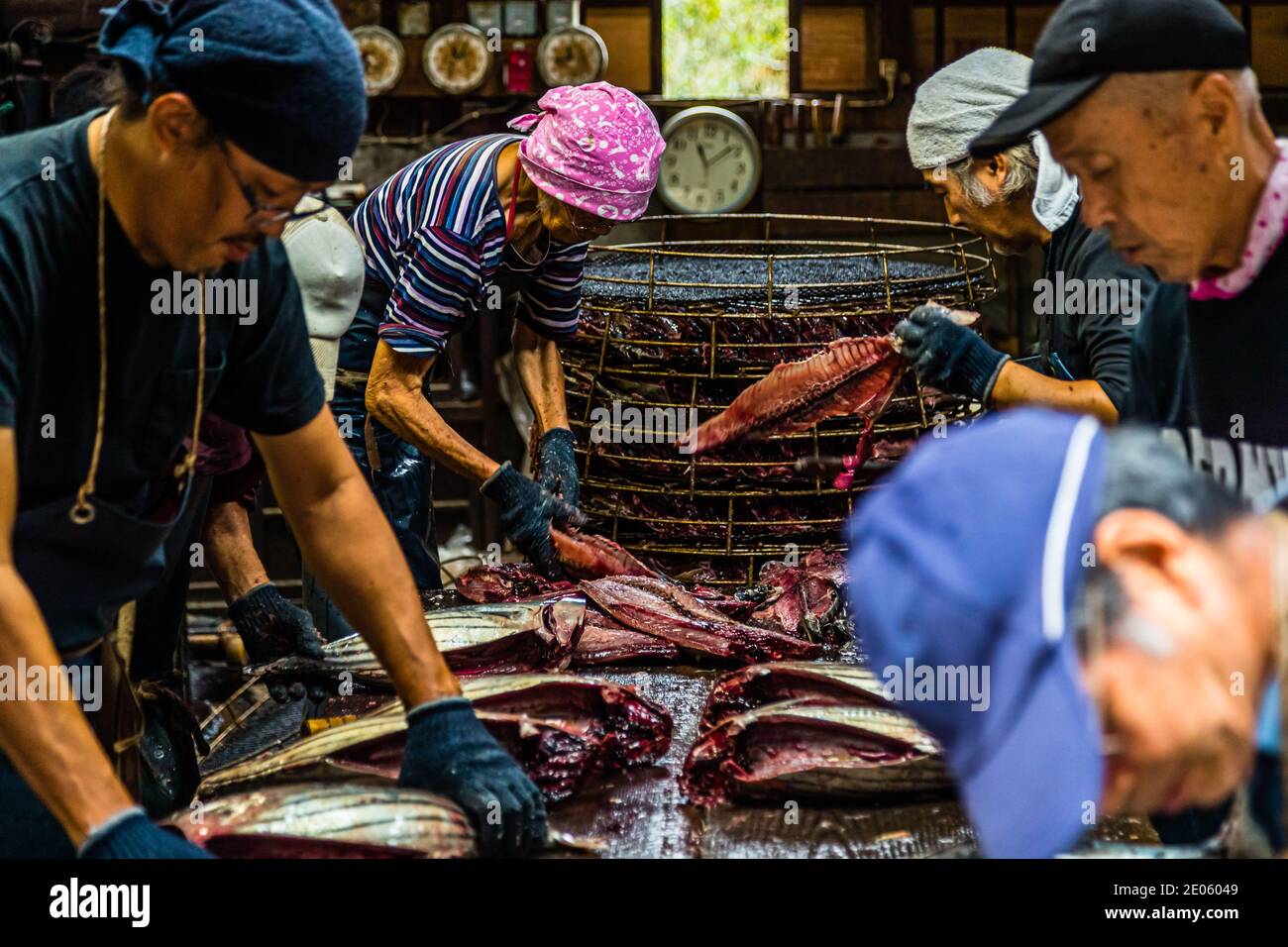 Yasuhisa Serizawa dans Nishiizu-Cho la fabrication Katsuobushi, Shizuoka, Japon Banque D'Images