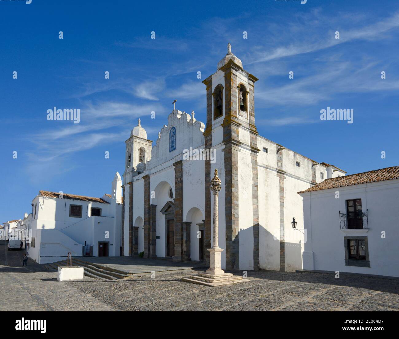 L'église paroissiale (Igreja Matriz de Nossa Senhora de Lagoa), Monsaraz, Alentejo, Portugal Banque D'Images