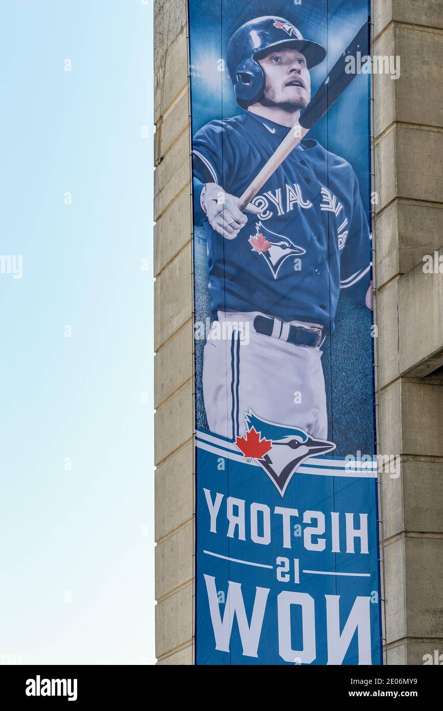 Josh Donaldson, joueur des Blue Jays représenté sur une bannière qui lit « l'histoire est maintenant ».les Blue Jays représentent non seulement Toronto dans la MLB mais tout le Canada. Banque D'Images