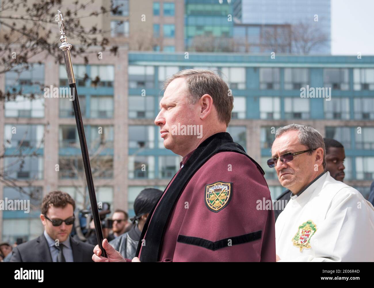 Rob Ford, ancien maire de Toronto, scènes funéraires. La procession a marché de l'hôtel de ville à la cathédrale Saint-James où la dernière cérémonie du bon au revoir Banque D'Images