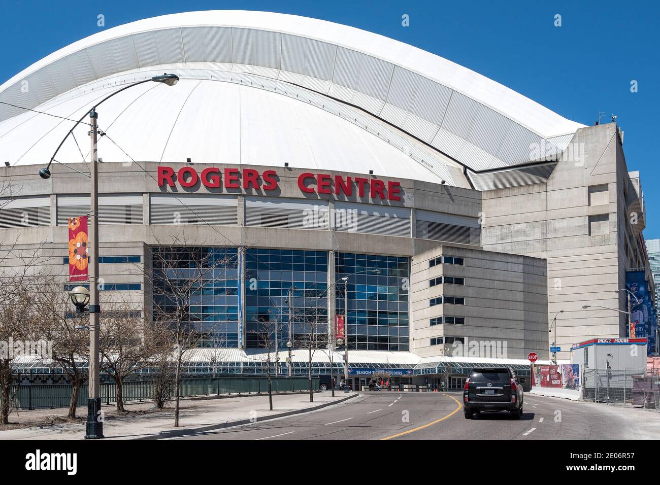 Roger entrée centrale, le monument est un stade multifonction situé au centre-ville de Toronto, c'est la maison pour les Blue Jays de Toronto parmi les autres équipes sportives. Banque D'Images