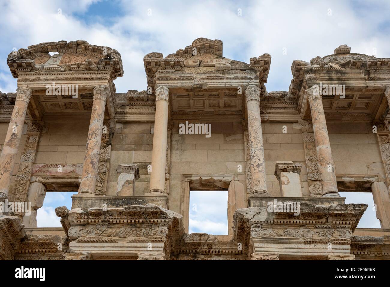 Avant de la bibliothèque Celsus à Ephèse Banque D'Images