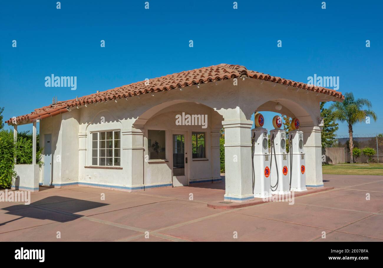 Californie, Bakersfield, Kern County Museum, Sonora Service Station Construit en 1936 Banque D'Images