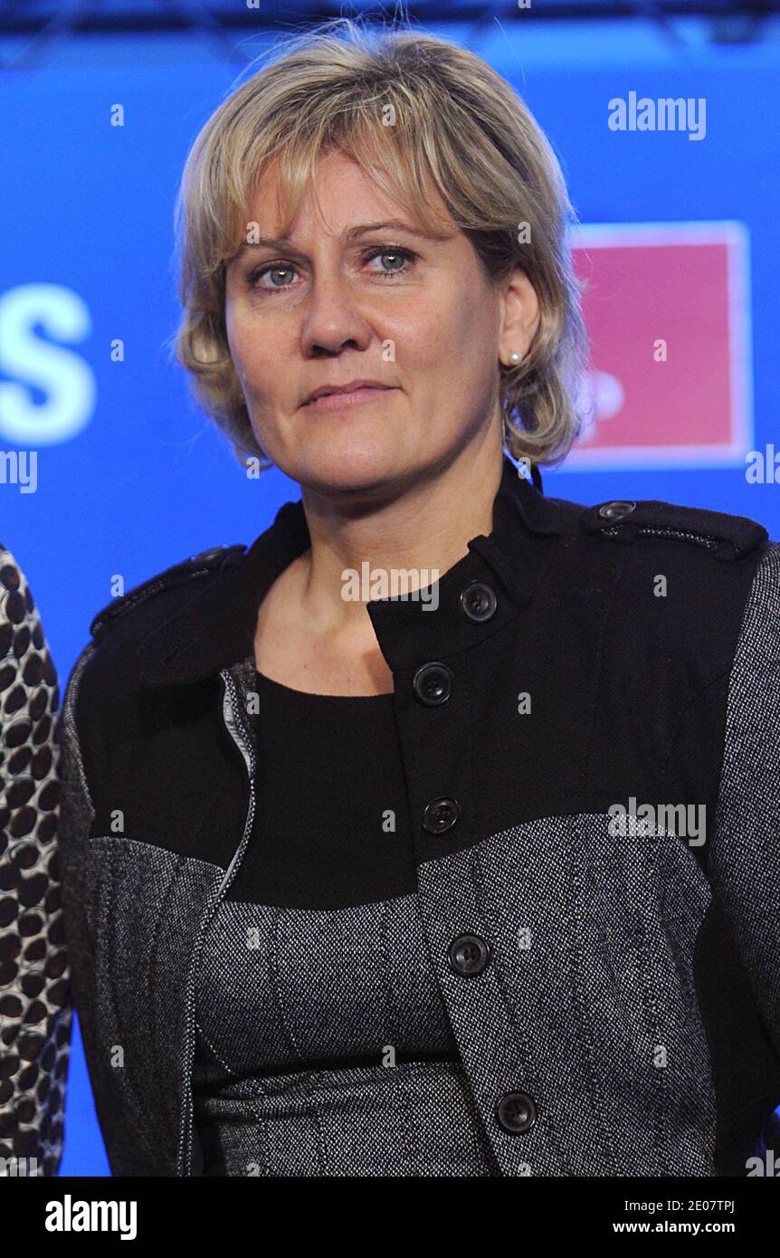Nadine Morano participe au nouvel an à la presse au nouveau siège de l'UMP à Paris, France, le 4 janvier 2012. Photo de Giancarlo Gorassini/ABACAPRESS.COM Banque D'Images
