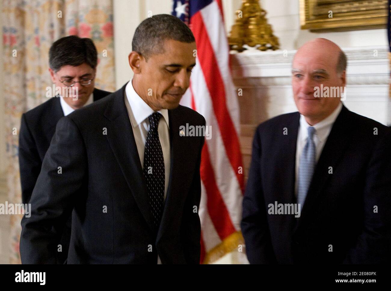 Le président Barack Obama annonce la démission du chef de cabinet de la Maison-Blanche William Daley, à droite, et la nomination de Jacob Lew, à gauche, en tant que nouveau chef de cabinet du Bureau de la gestion et du budget. Daley quitte le poste un peu plus d'un an après avoir pris le travail. Washington, DC, États-Unis, janvier 9, 2012. Photo de Kristoffer Tripplaar/Pool/ABACAPRESS.COM Banque D'Images