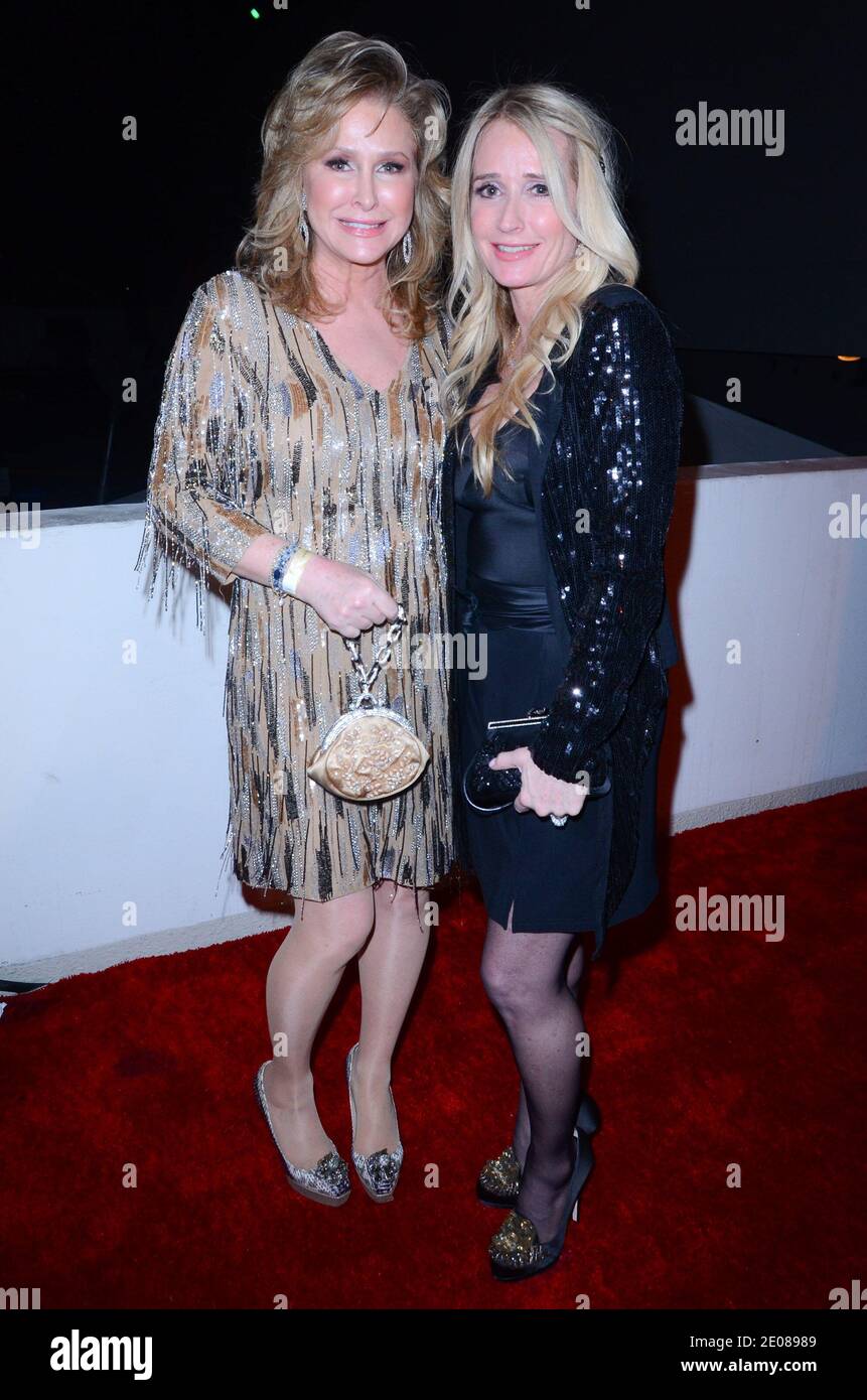 Kathy Hilton et Kim Richards arrivent pour le Golden Globe Awards 2012 de Weinstein Company après la fête qui s'est tenue à l'hôtel Beverly Hilton de Los Angeles, CA, États-Unis, le 15 janvier 2012. Photo de Tonya Wise/ABACAPRESS.COM Banque D'Images