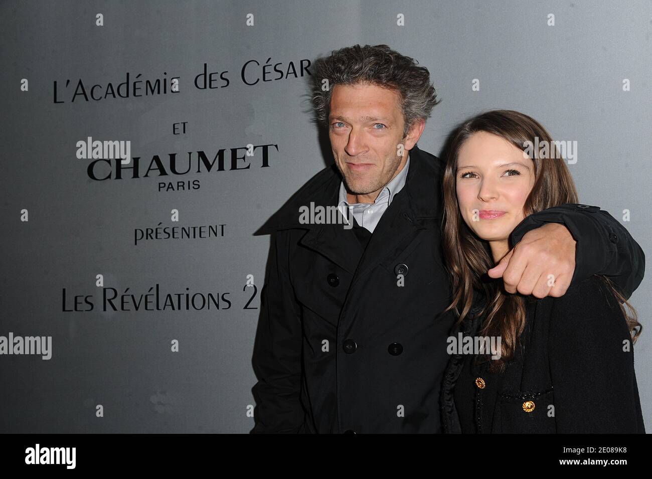 Vincent Cassel et Josephine Japy assistent au photocall pour les 2012 révélations du César qui se sont tenues à Chaumet, place vendôme, à Paris, France, le 16 janvier 2012. Photo de Giancarlo Gorassini/ABACAPRESS.COM Banque D'Images