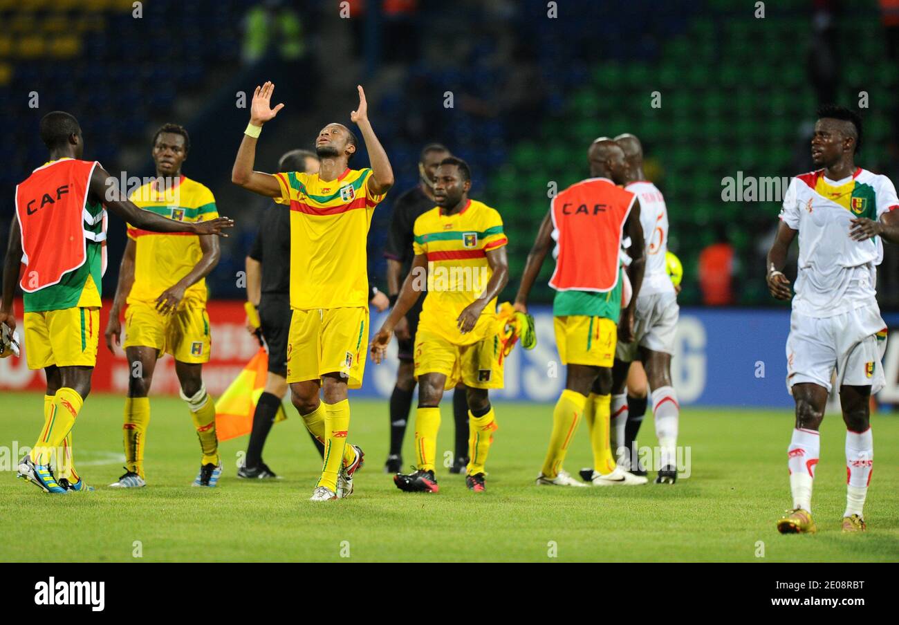 Le Seydou Keita de Malia célèbre après avoir remporté le match de football de la coupe africaine des nations 2012, le Mali contre la Guinée au Stade de Franceville, à Franceville, au Gabon, le 24 janvier 2012. Le Mali a gagné le match 1-0. Photo par ABACAPRESS.COM Banque D'Images