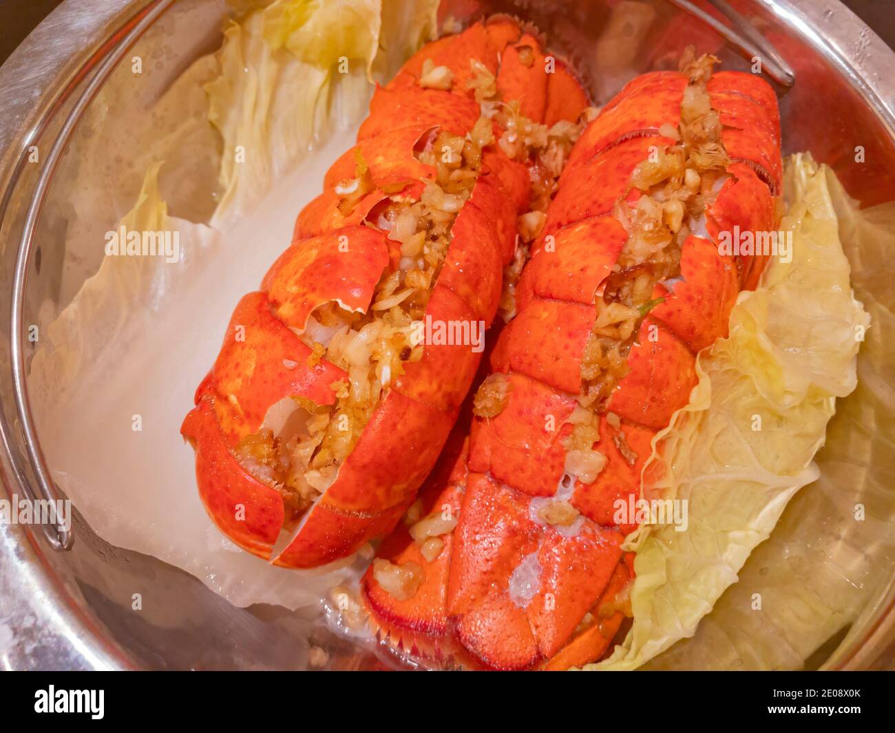 Gros plan de délicieux homard cuit à la vapeur à la maison Banque D'Images