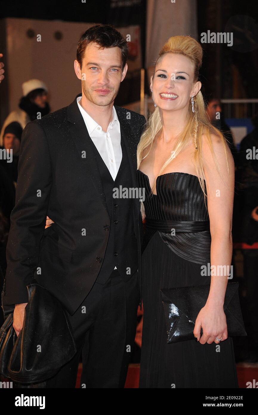 Elodie Gossuin et son petit ami arrivent à la 13ème cérémonie des NRJ Music Awards qui s'est tenue au Palais des Festivals à Cannes, en France, le 28 janvier 2012. Photo de Gorassini-Guignebourg/ABACAPRESS.COM Banque D'Images