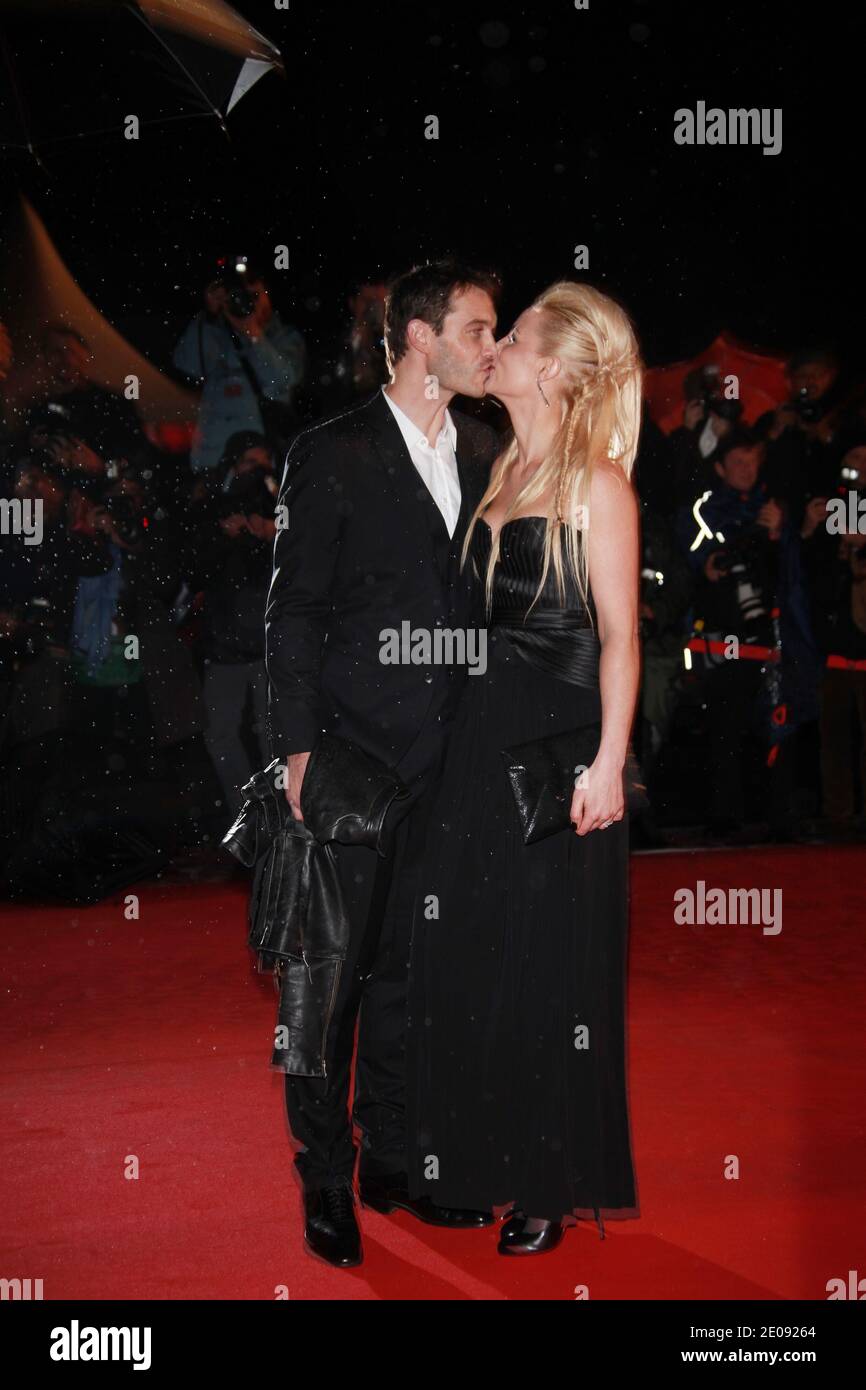 Elodie Gossuin arrive à la 13ème cérémonie des NRJ Music Awards qui s'est tenue au Palais des Festivals de Cannes, France, le 28 janvier 2012. Photo de Gorassini-Guignebourg/ABACAPRESS.COM? Banque D'Images