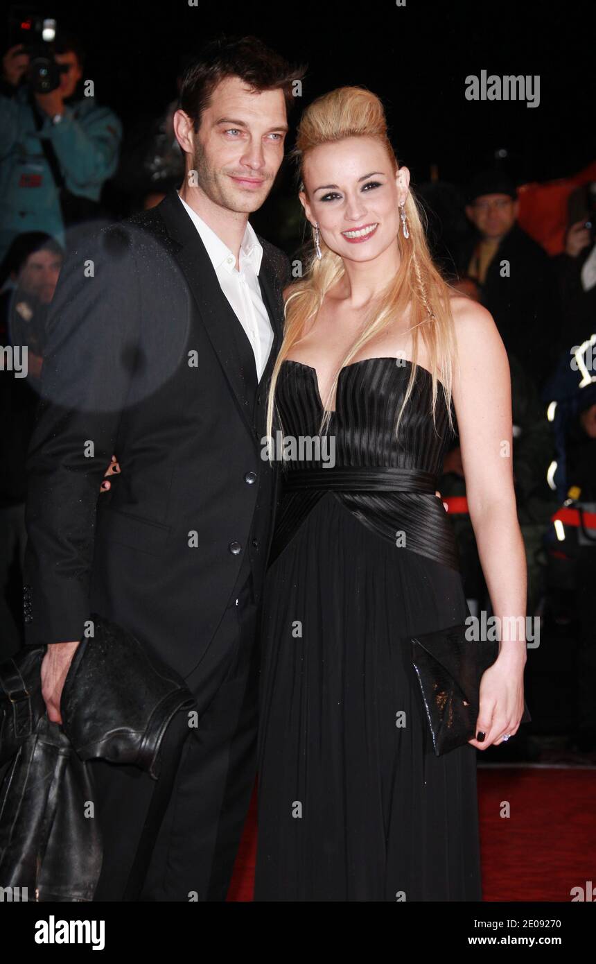 Elodie Gossuin arrive à la 13ème cérémonie des NRJ Music Awards qui s'est tenue au Palais des Festivals de Cannes, France, le 28 janvier 2012. Photo de Gorassini-Guignebourg/ABACAPRESS.COM? Banque D'Images