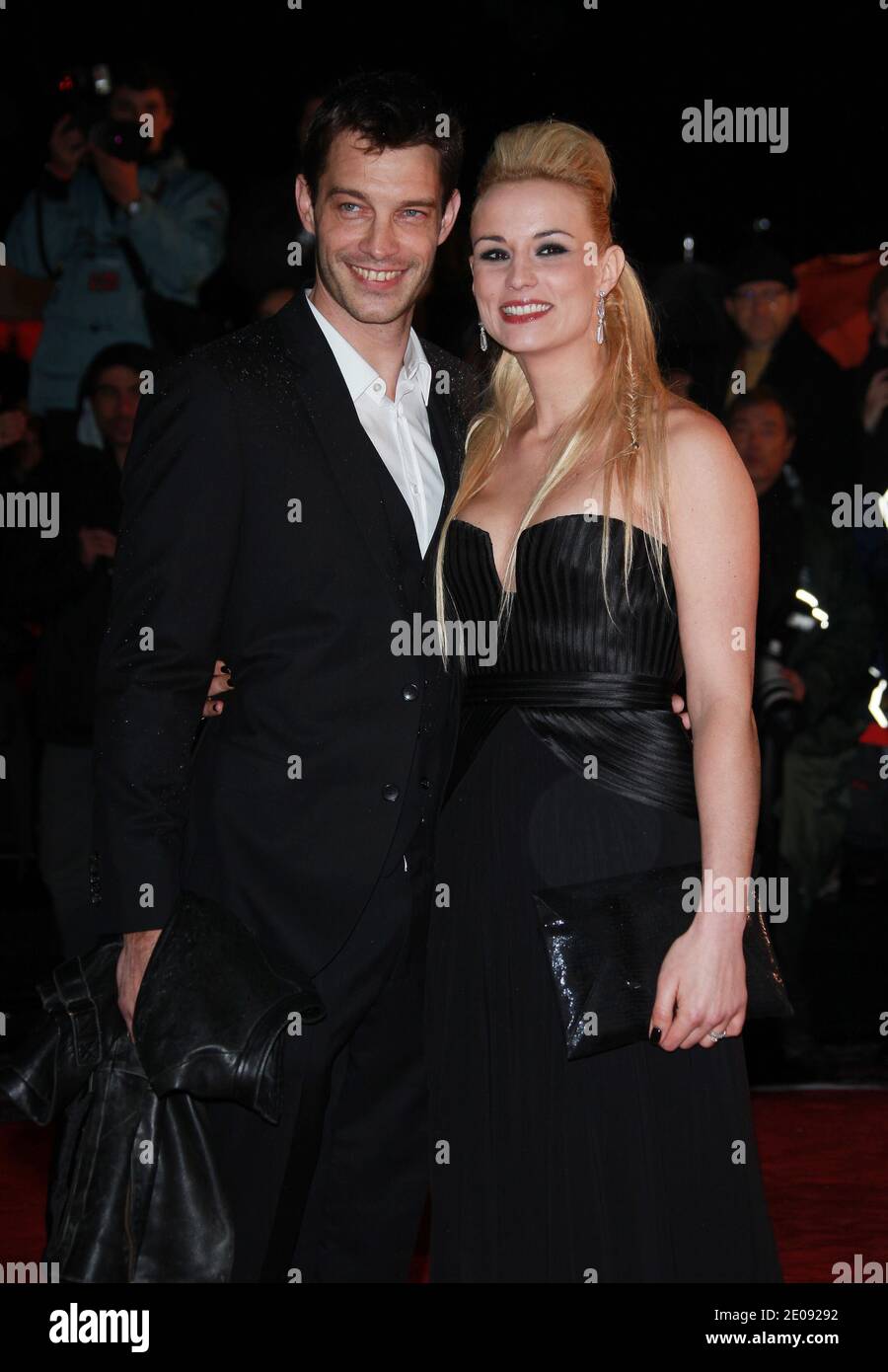 Elodie Gossuin arrive à la 13ème cérémonie des NRJ Music Awards qui s'est tenue au Palais des Festivals de Cannes, France, le 28 janvier 2012. Photo de Gorassini-Guignebourg/ABACAPRESS.COM? Banque D'Images