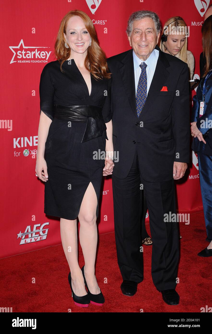 Antonia Bennett et Tony Bennett assistent à l'hommage de la personne de l'année MusiCares 2012 à Paul McCartney, à Los Angeles, CA, USA, le 10 février 2012. Photo de Lionel Hahn/ABACAPRESS.COM Banque D'Images