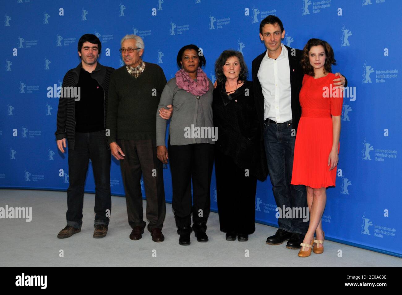 L'acteur Ivo Mueller, directeur de la photographie Rui pocas, le producteur Luis Urbano, le réalisateur Miguel Gomes, l'actrice Teresa Madruga et l'actrice Ana Moreira assistent à la photo 'Tabu' pour le 62e Festival International du film de Berlin, à Berlin, en Allemagne, du 14 au 24 février 2012. La 62e Berlinale a lieu du 09 au 19 février. Photo d'Aurore Marechal/ABACAPRESS.COM Banque D'Images