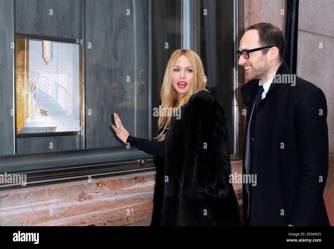 Rachel Zoe et Richard Moore dévoilent ses fenêtres de style Tiffany & Co. À  New York City, NY, USA, le 16 février 2012. Photo de Donna Ward/ABACAPRESS.COM  Photo Stock - Alamy