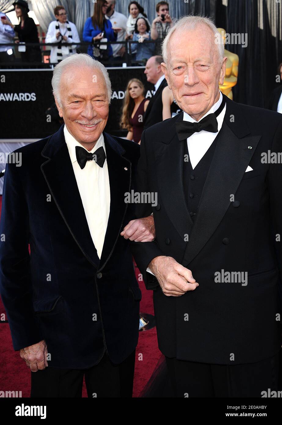 Christopher Plummer (à gauche) et Max von Sydow arrivent au 84e Annual Academy Awards, qui s'est tenu au Kodak Theatre de Los Angeles, Californie, États-Unis, le 26 février 2012. Photo de Lionel Hahn/ABACAPRESS.COM Banque D'Images