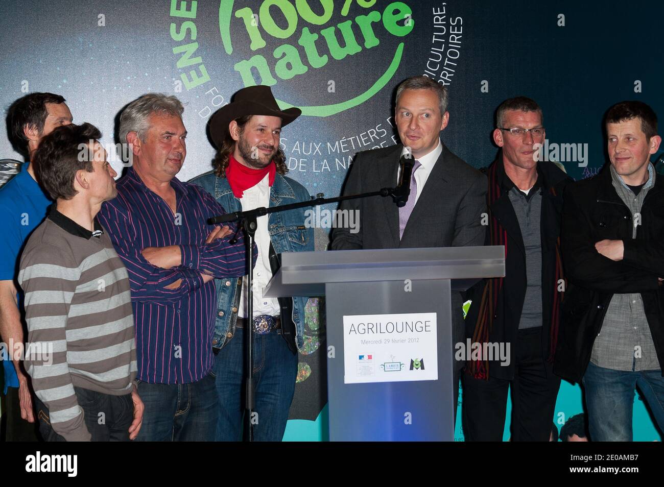 Assister à une fête et à l'exposition de photographie du salon TV l'Amour est dans le Pre lors de la Foire agricole de Paris 2012 qui s'est tenue au Parc des Expositions de la porte de Versailles, Paris, France, le 29 février 2012. Photo de Nicolas Genin/ABACAPRESS.COM Banque D'Images
