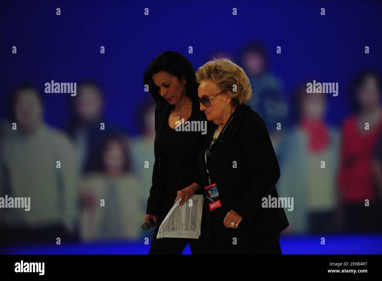 Salima SAA et épouse de l'ancien président français Jacques Chirac Bernadette Chirac sont photographiés lors de la rencontre de douleur de Nicolas Sarkozy, président sortant de l'UMP et candidat au pouvoir pour l'élection présidentielle de 2012, à Villepinte, près de Paris, en France, le 11 mars 2012, dans le cadre d'une réunion de campagne. Photo de Mousse/ABACAPRESS.COM Banque D'Images