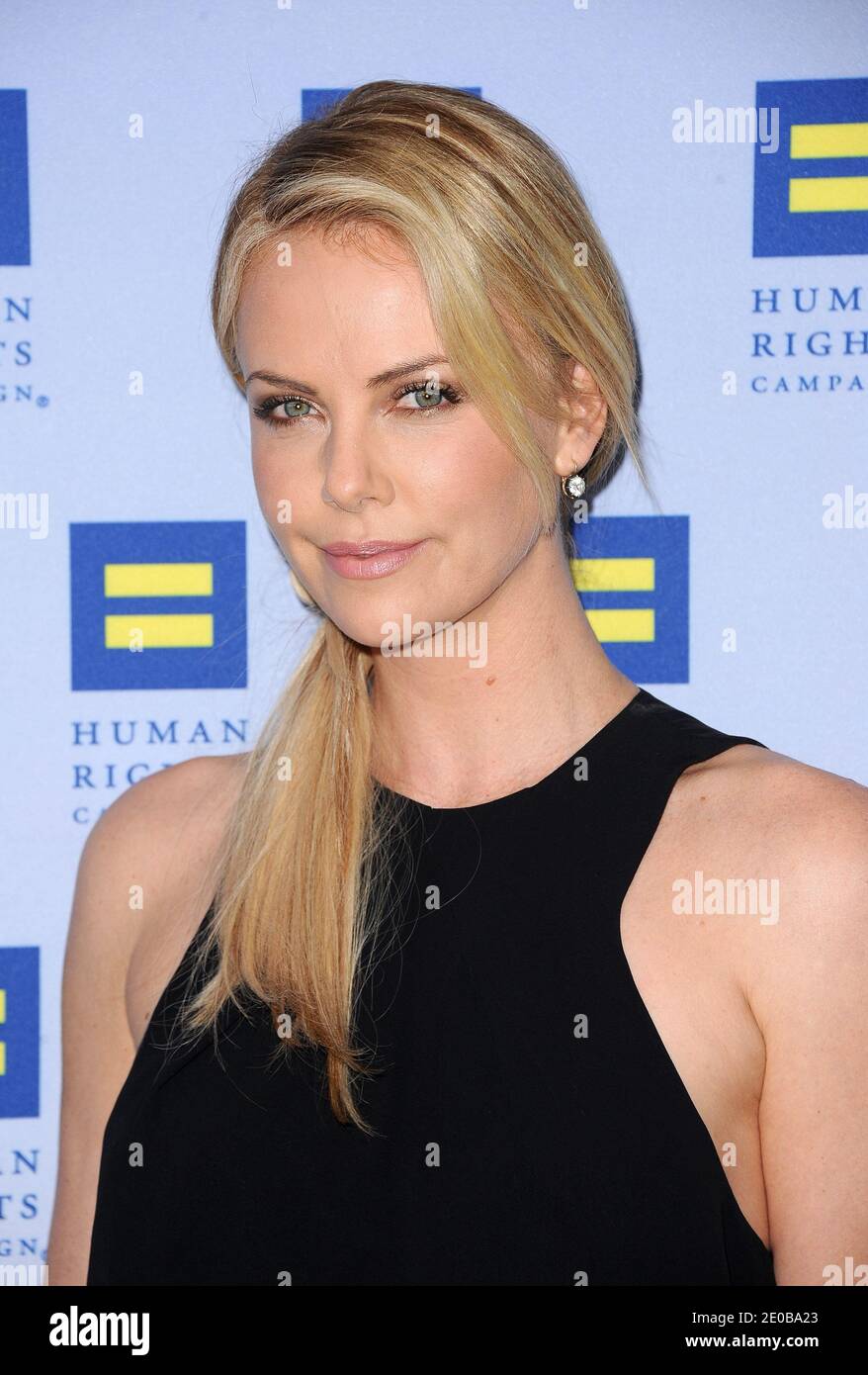 Charlize Theron participe au Gala de la campagne des droits de la personne 2012 à l'hôtel Ritz Carlton de Los Angeles, CA, USA, le 17 mars 2012. Photo de Lionel Hahn/ABACAPRESS.COM Banque D'Images