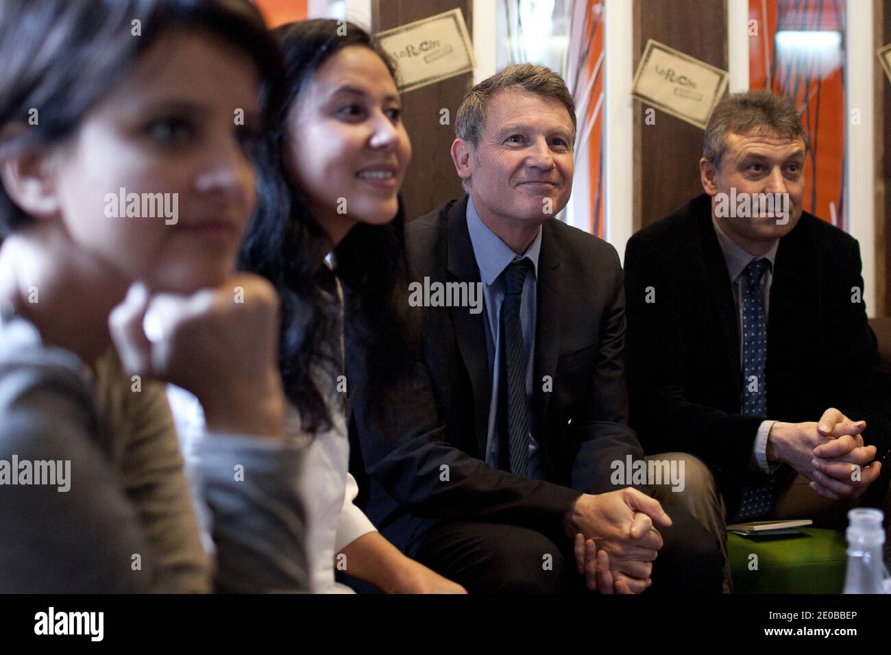 Vincent Peillon et Najat Vallaud-Belkacem participent à un séminaire sur les entrepreneurs innovants, à Paris, en France, le 19 mars 2012. Photo de Stephane Lemouton/ABACAPRESS.COM. Banque D'Images