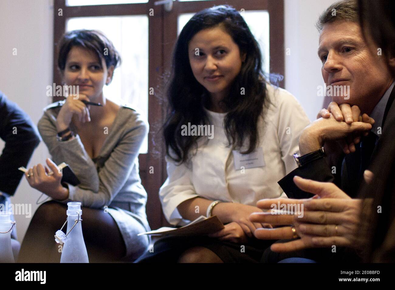 Vincent Peillon et Najat Vallaud-Belkacem participent à un séminaire sur les entrepreneurs innovants, à Paris, en France, le 19 mars 2012. Photo de Stephane Lemouton/ABACAPRESS.COM. Banque D'Images