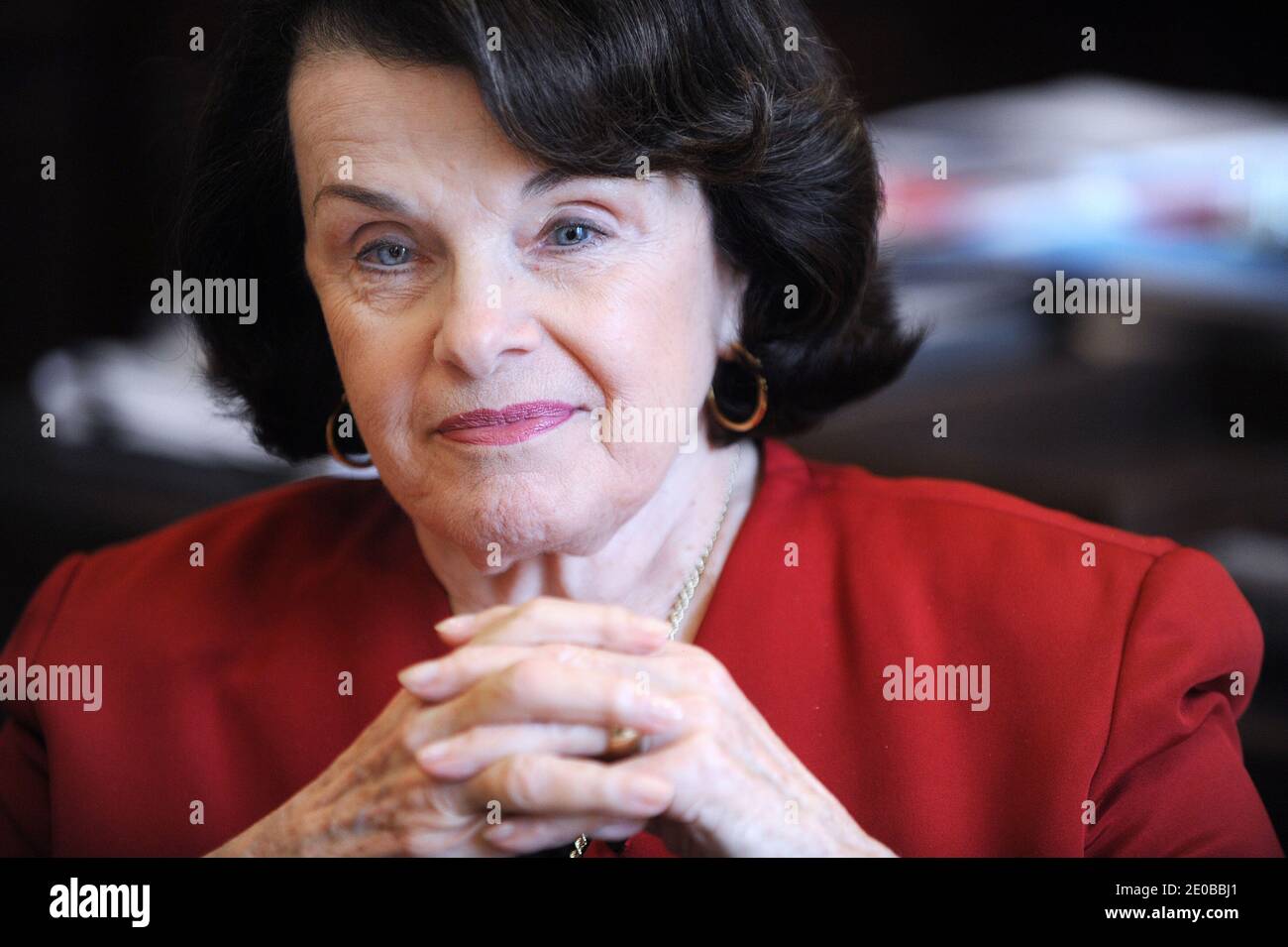 La sénatrice Dianne Feinstein (D-CA) pose dans son bureau de Capitol Hill à Washington, DC, USA, le 19 mars 2012. Photo par Olivier Douliery/ABACAPRESS.COM Banque D'Images