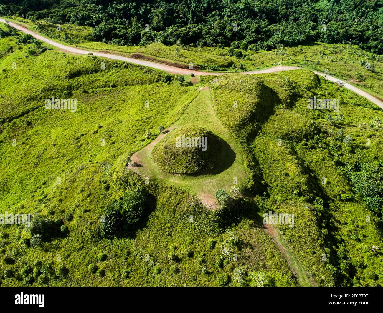 KED Ra Ngchemiangel, terrasses Kamiangel, simplement 'KED' ou 'Terrace', ancienne colline en terrasse faite par l'homme, île de Babeldaob, Palaos, Micronésie, Océanie Banque D'Images