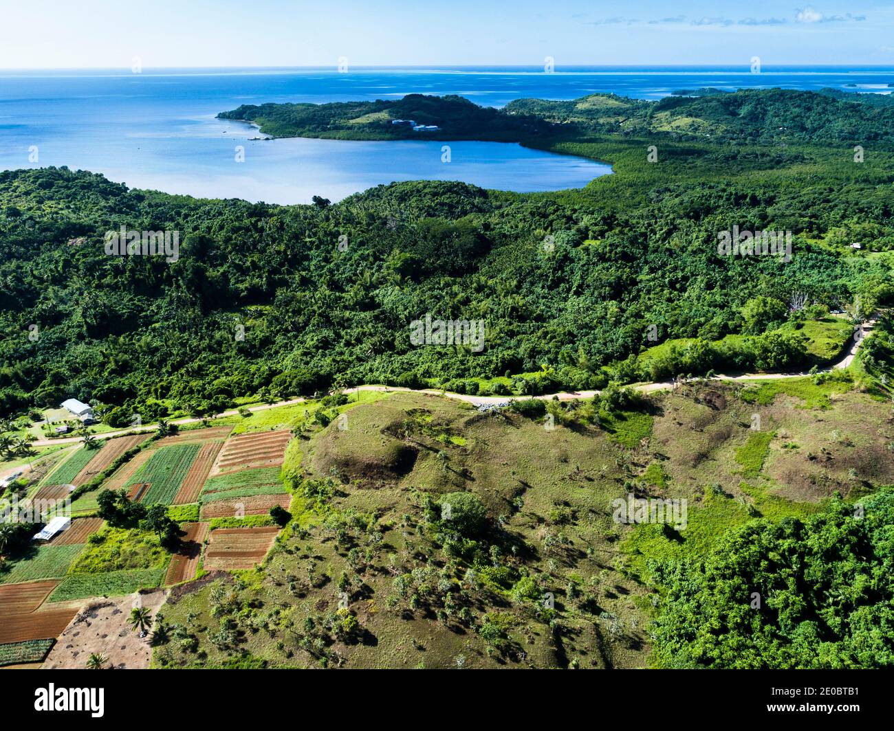 Local KED, Also Terrace, est sculptée forme de relief de colline, mystérieuse ruines artificielles anciennes, Aimeliik, île de Babeldaob, Palau, Micronésie, Océanie Banque D'Images