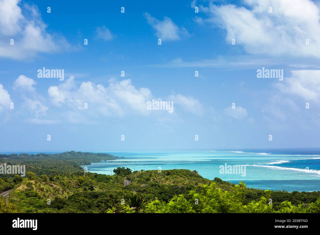 Vue panoramique sur la mer de corail et le récif, Ngaraard, Île de Babeldaob, Palaos, Micronésie, Océanie Banque D'Images