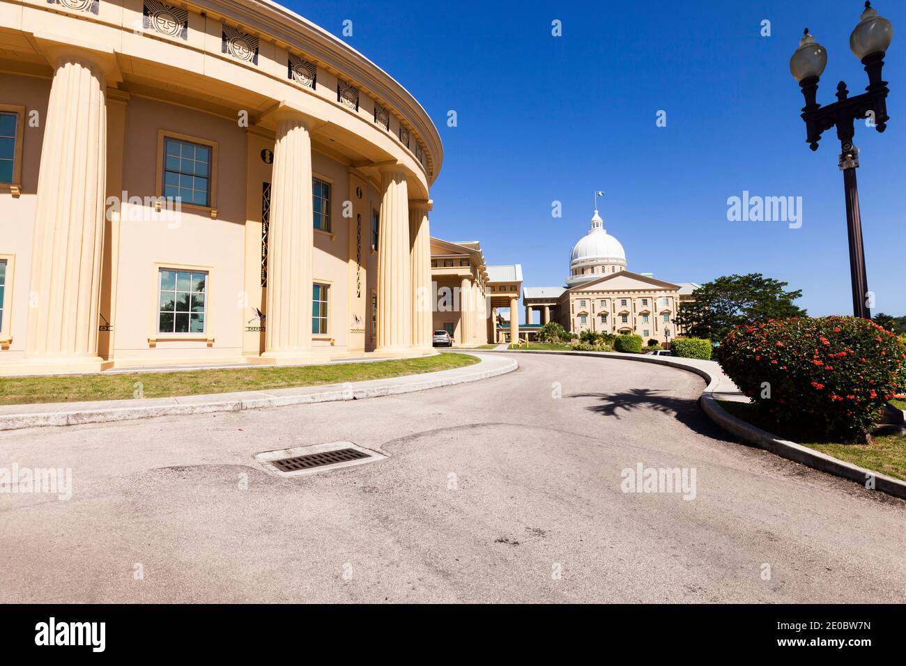 Bâtiment principal de la capitale nationale des Palaos, Ngerulmud, Melekeok, île de Babeldaob, Palaos, Micronésie, Océanie Banque D'Images