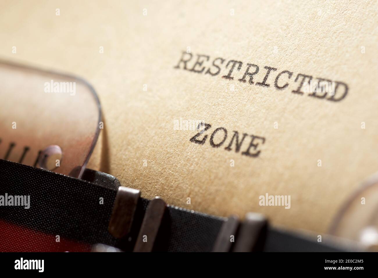 Expression de zone restreinte écrite avec une machine à écrire. Banque D'Images