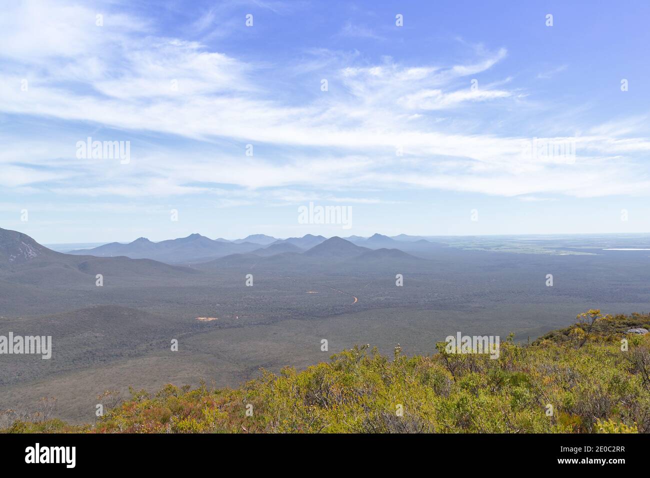 Vue sur le parc national Valley of the Sirtling Range près d'Albany en Australie occidentale depuis le mont Trio Banque D'Images