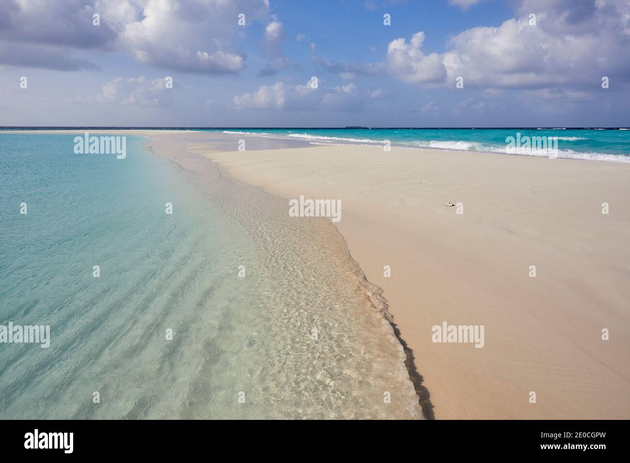 Une île tropicale barre de sable, sur l'île de Havodda, dans l'atoll de Gaafu Dhaalu, à l'extrême sud des Maldives, océan Indien, Asie Banque D'Images