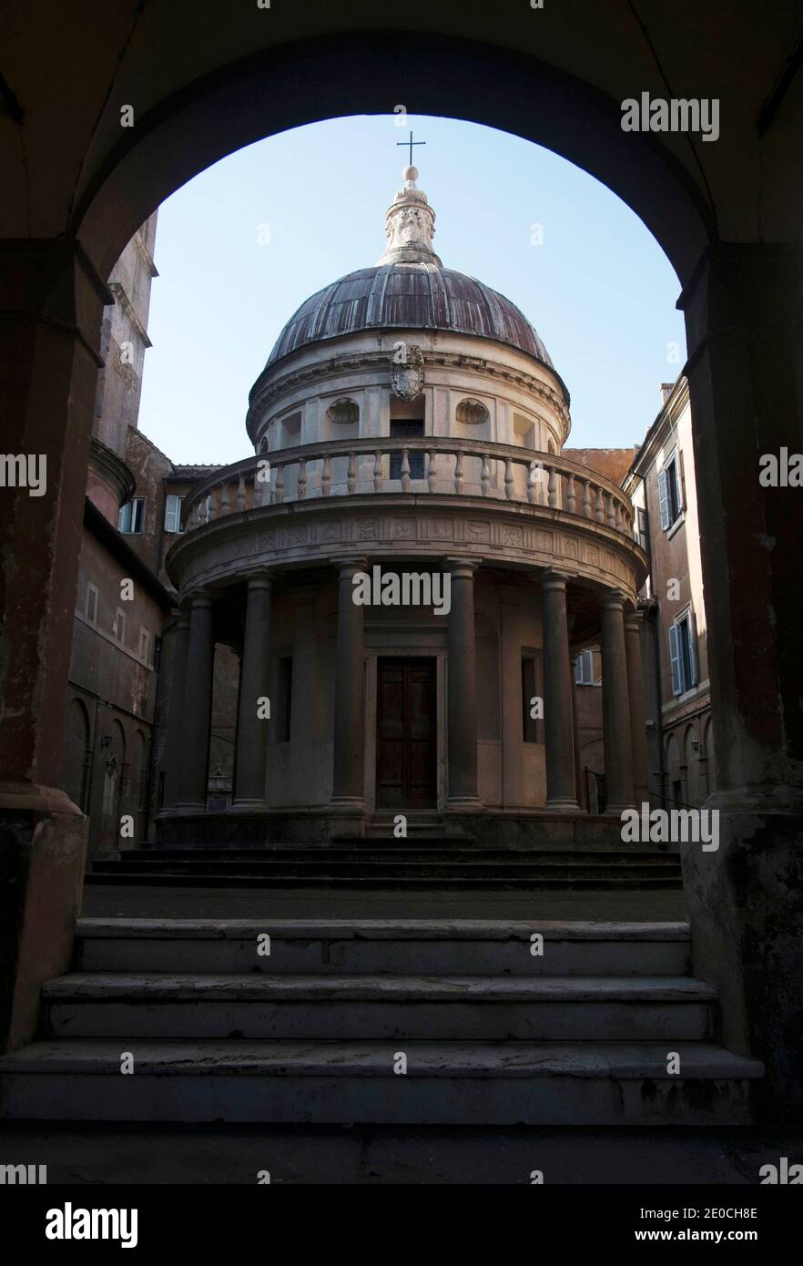 Le temple de San Pietro à Montorio, construit sur l'endroit même où Pierre a été crucifié, par
